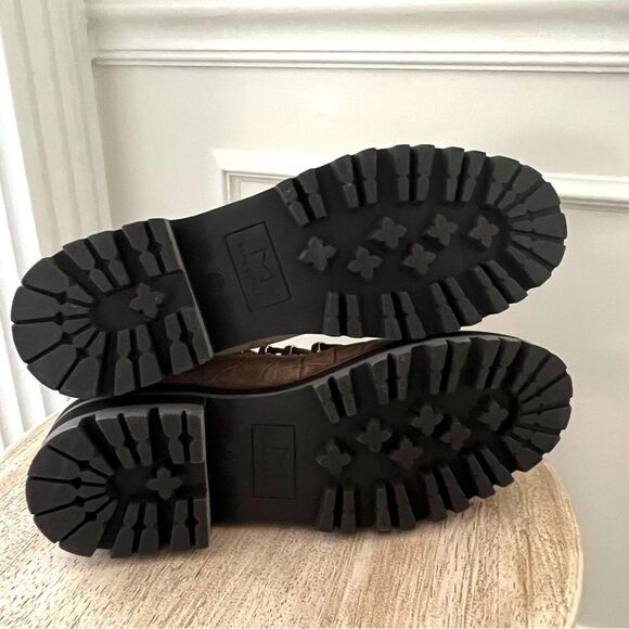 Marc Fisher Lizzie 2 Croc Lace Up Print Platform Combat Boots Tan 9.5 NWOB - Picture 13 of 13